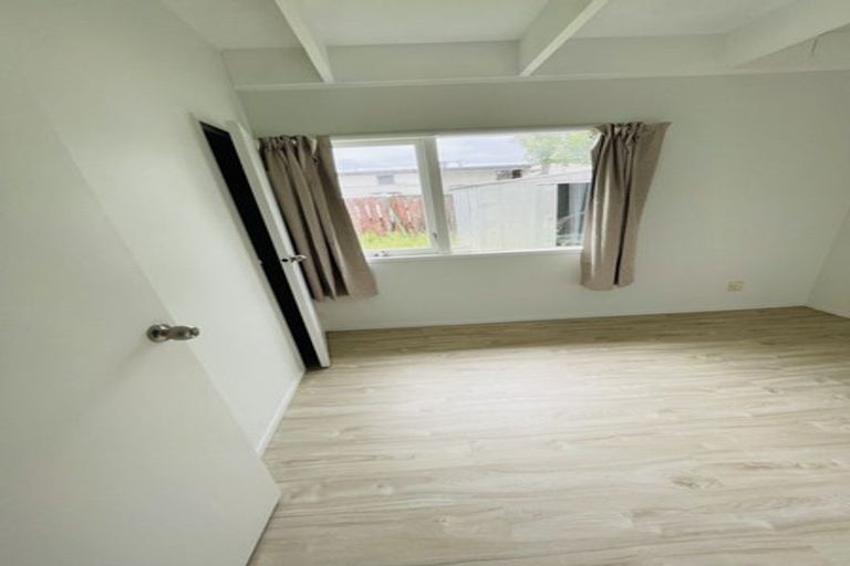 Photo of property in 7/5 Keeling Road, Henderson, Auckland, 0612