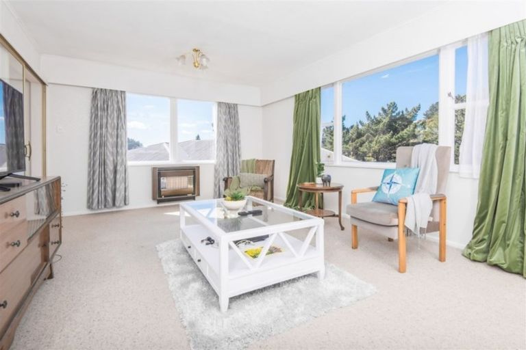 Photo of property in 23 Glen Alton Avenue, Paparangi, Wellington, 6037