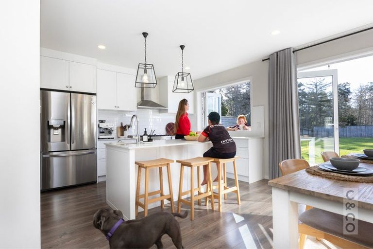 Photo of property in 11 Kahika Grove, Huapai, Kumeu, 0810