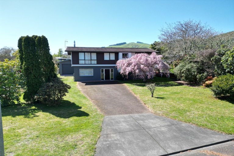 Photo of property in 8 Keitha Place, Kinloch, Taupo, 3377