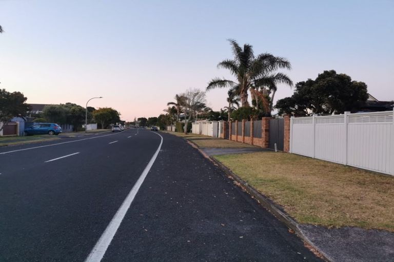 Photo of property in 46 Hattaway Avenue, Bucklands Beach, Auckland, 2012