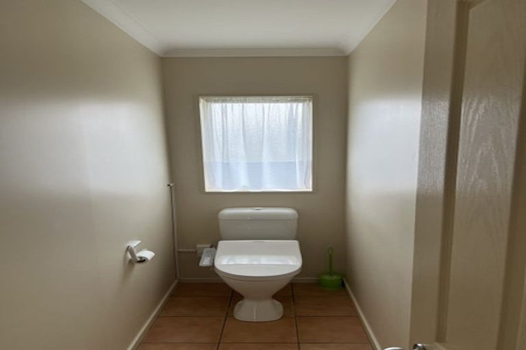 Photo of property in 25 Glenross Drive, Wattle Downs, Auckland, 2103