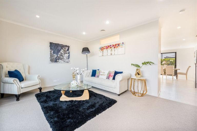 Photo of property in 9 Louis Braille Lane, Flat Bush, Auckland, 2019