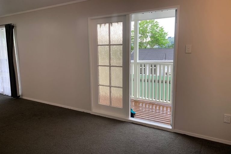 Photo of property in 2 Harold Grove, Stokes Valley, Lower Hutt, 5019