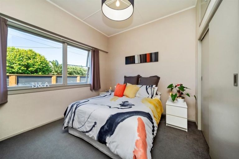 Photo of property in 37 Burns Street, Hawera, 4610