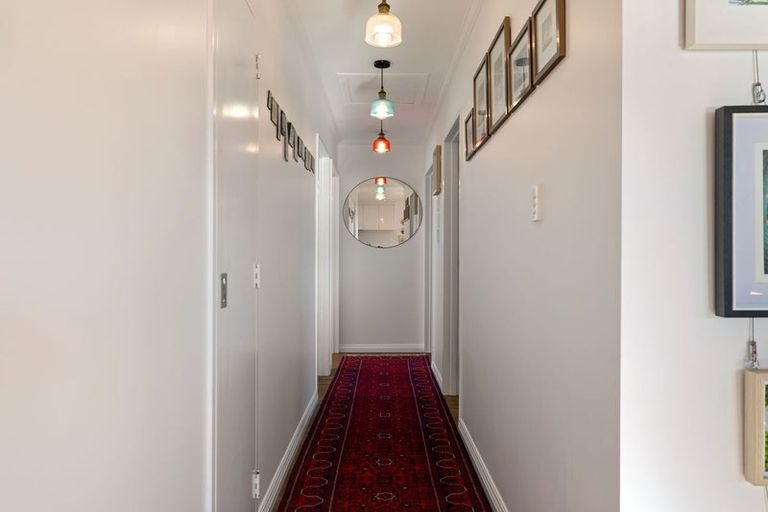 Photo of property in 41 Rosedale Crescent, Cloverlea, Palmerston North, 4412