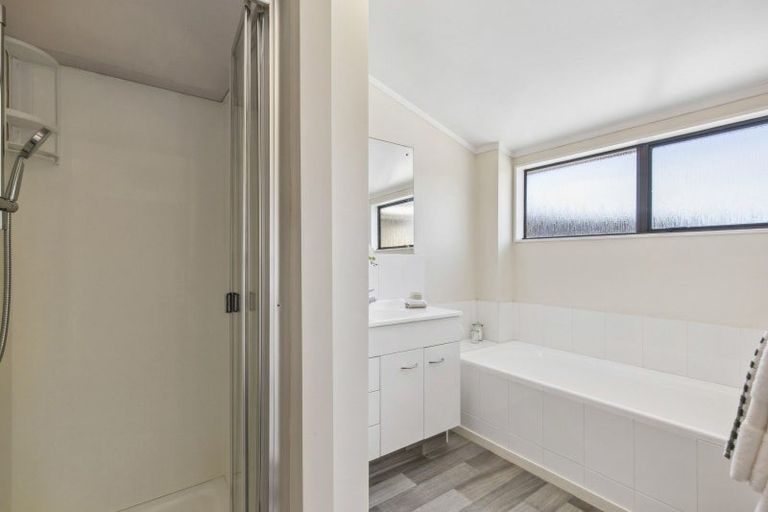 Photo of property in 2/29a Parkvale Road, Karori, Wellington, 6012