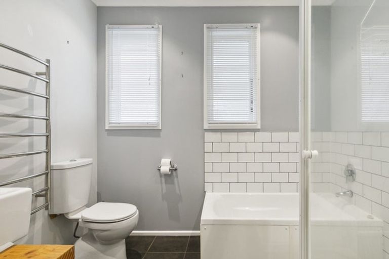 Photo of property in 54 Collins Avenue, Tawa, Wellington, 5028