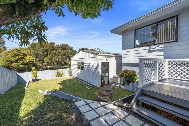 Photo of property in 37 Gosford Drive, Botany Downs, Auckland, 2010