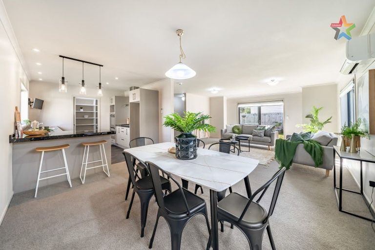 Photo of property in 14a Glen Road, Stokes Valley, Lower Hutt, 5019