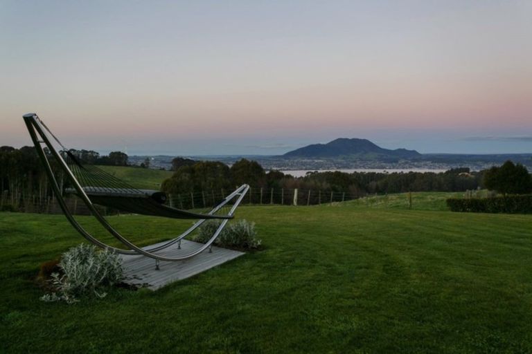 Photo of property in 55 Lomond Grove, Acacia Bay, Taupo, 3385