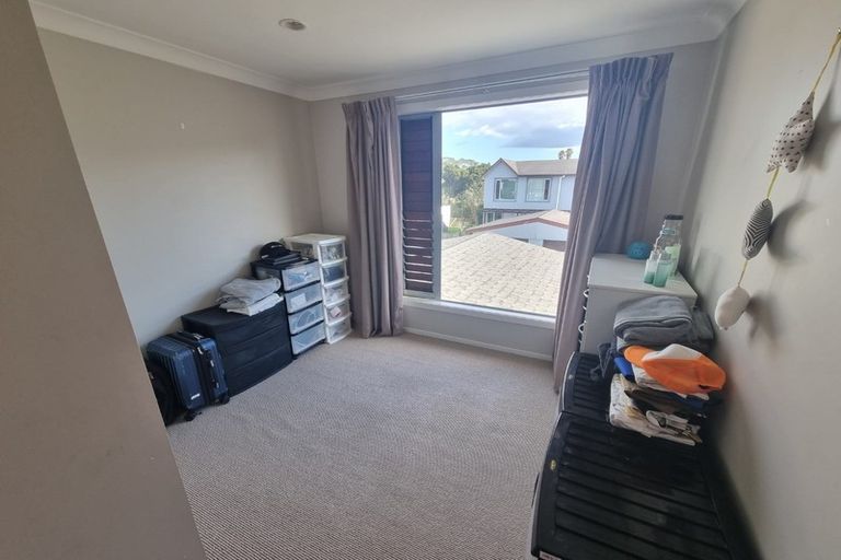 Photo of property in 9b Clearwater Cove, West Harbour, Auckland, 0618