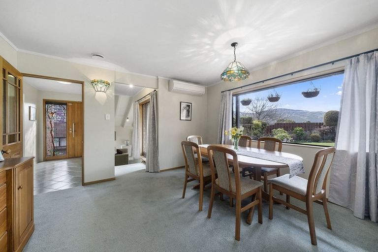 Photo of property in 5 Roman Close, Silverstream, Upper Hutt, 5019