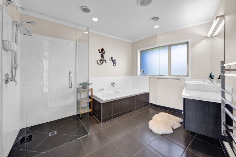 Photo of property in 147 Airport Drive, New Plymouth Airport, New Plymouth, 4373