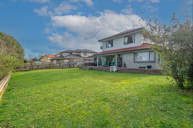 Photo of property in 100 Pacific Drive, Fitzherbert, Palmerston North, 4410