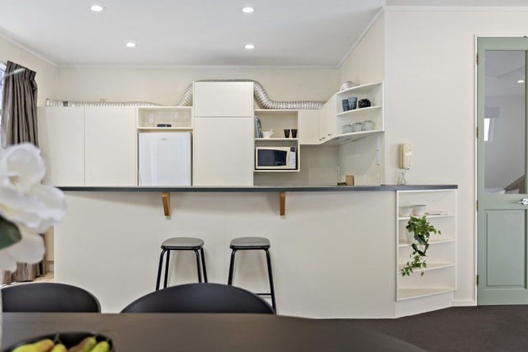 Photo of property in Fernhill Flats, 9/324 The Terrace, Te Aro, Wellington, 6011