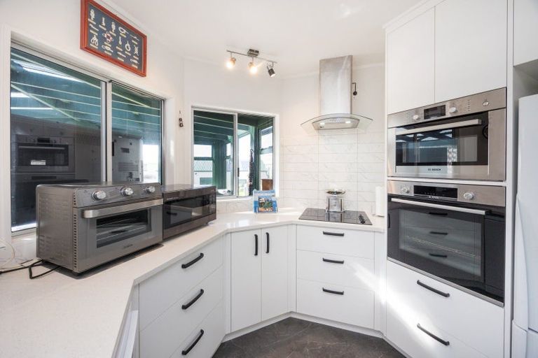 Photo of property in 43 Shortt Street, Foxton Beach, Foxton, 4815