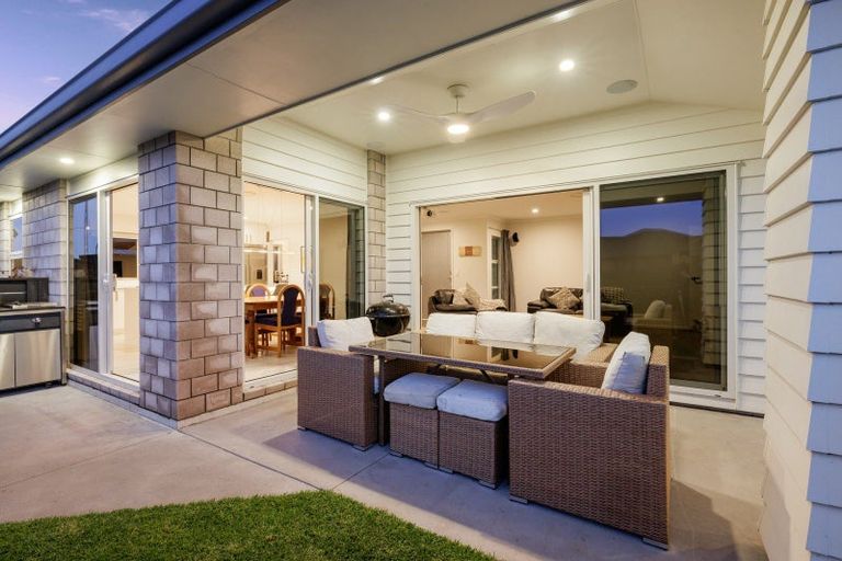 Photo of property in 7 Hoiho Place, Papamoa, 3118