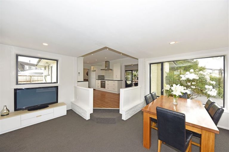 Photo of property in 21 Barnes Road, Redwood, Christchurch, 8051