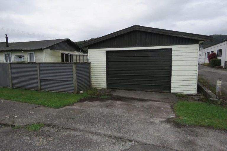 Photo of property in 65 Shiel Street, Reefton, 7830