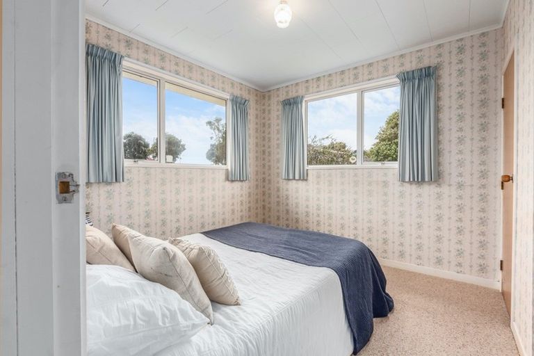 Photo of property in 154 Conclusion Street, Ascot Park, Porirua, 5024