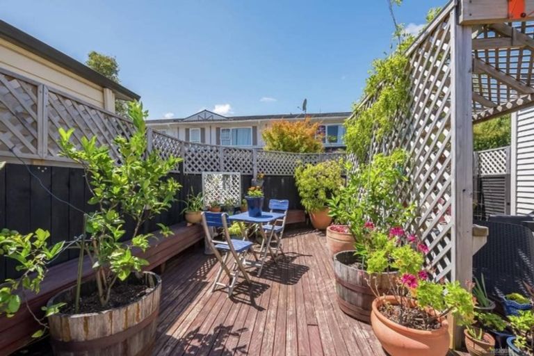 Photo of property in 27a Bauchop Road, Waterloo, Lower Hutt, 5011