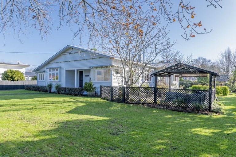 Photo of property in 83 Queenwood Road, Levin, 5510