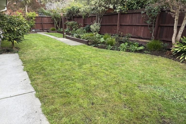 Photo of property in 20 Taupata Street, Redcliffs, Christchurch, 8081