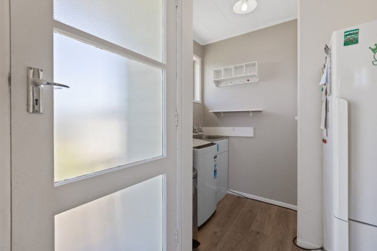 Photo of property in 5 Newbury Place, Waitara, 4320