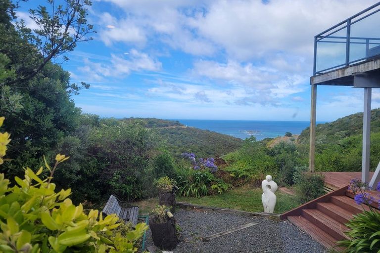 Photo of property in 8 Bury Grove, Strathmore Park, Wellington, 6022