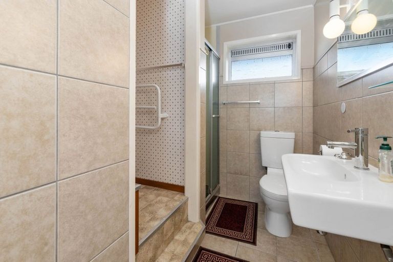 Photo of property in 1 Luxor Place, Pomare, Rotorua, 3015