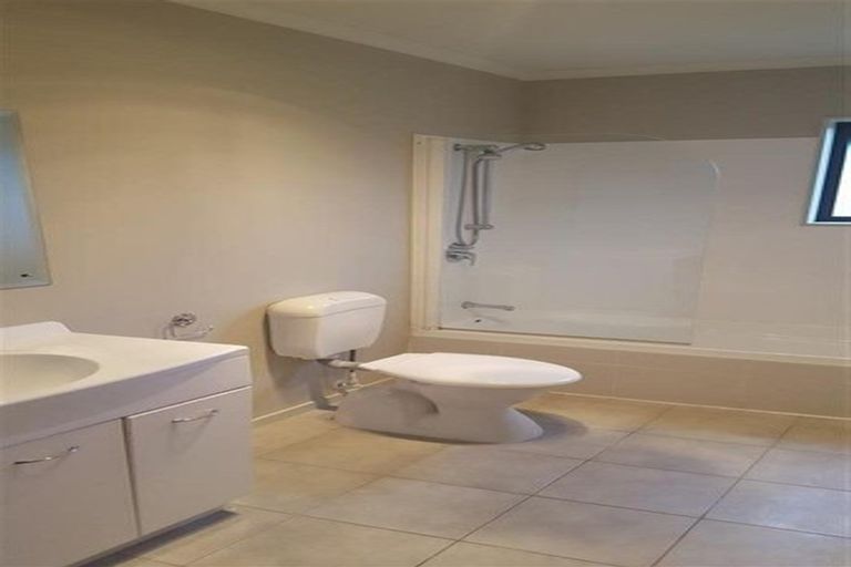 Photo of property in 70a Kayes Road, Pukekohe, 2120