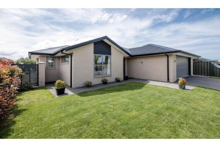 Photo of property in 50 Hakatere Road, Pegasus, 7612