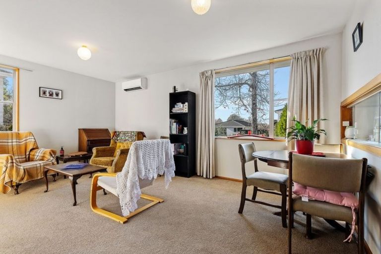 Photo of property in 2/15 Dovedale Avenue, Ilam, Christchurch, 8041