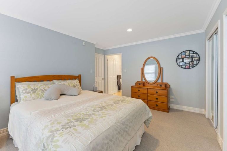 Photo of property in 1 Queen Street, New Plymouth, 4310