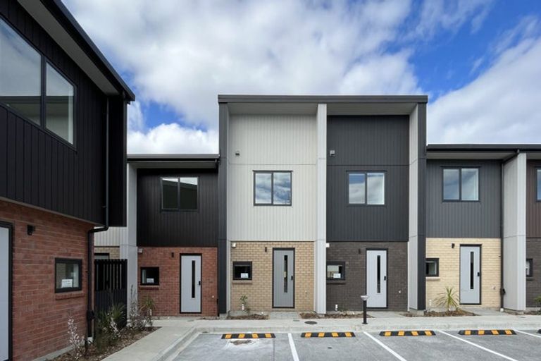 Photo of property in 4/476 West Coast Road, Glen Eden, Auckland, 0602