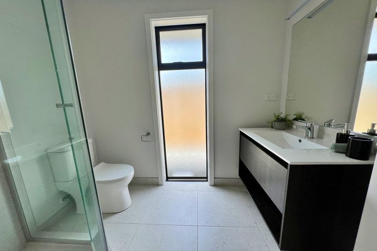 Photo of property in 1136b Heaphy Terrace, Fairfield, Hamilton, 3214