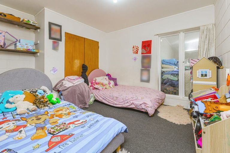 Photo of property in 17 Fernleigh Avenue, Waiuku, 2123