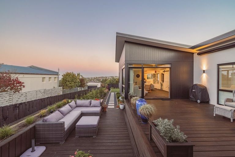 Photo of property in 73 Major Hornbrook Road, Mount Pleasant, Christchurch, 8081