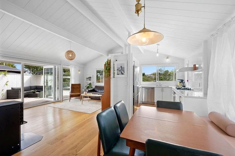 Photo of property in 12 Honnor Place, Hurdon, New Plymouth, 4310