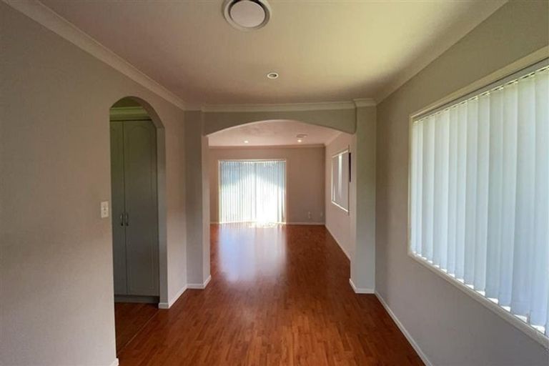 Photo of property in 18 Corrofin Drive, East Tamaki, Auckland, 2013