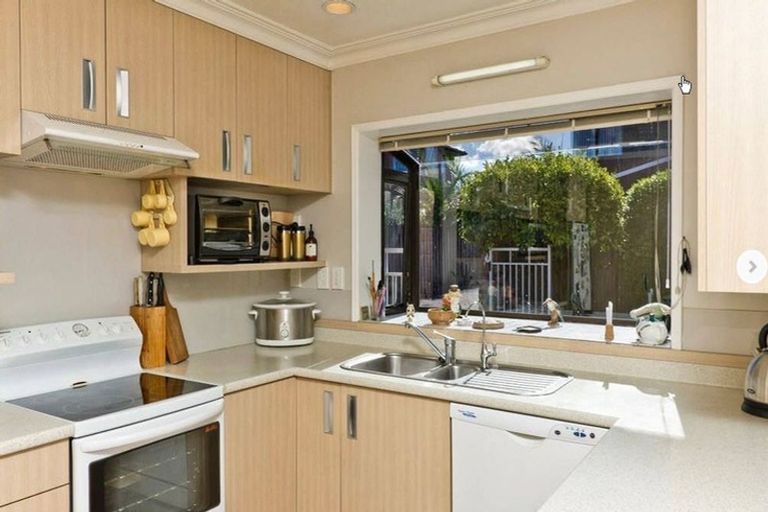 Photo of property in 2/23 Dominion Street, Takapuna, Auckland, 0622