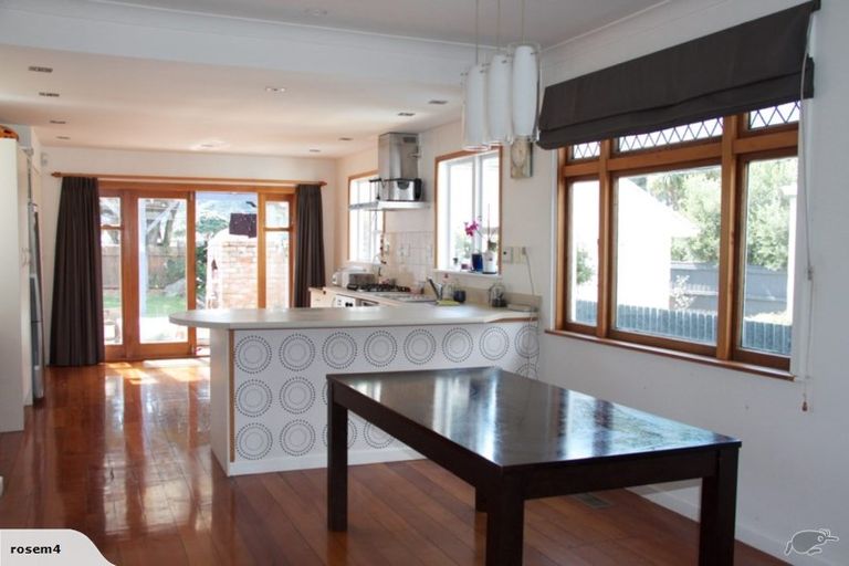 Photo of property in 43 Kensington Avenue, Petone, Lower Hutt, 5012