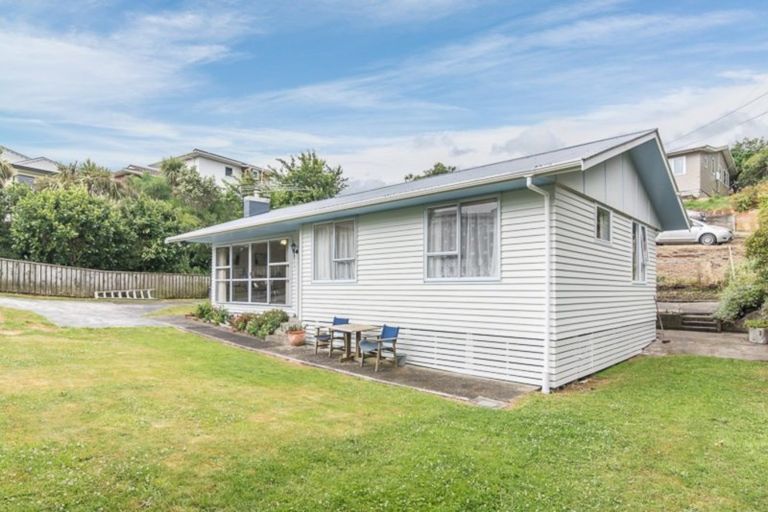 Photo of property in 8 Cunliffe Street, Johnsonville, Wellington, 6037
