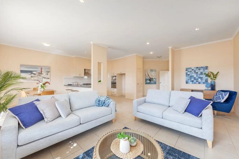 Photo of property in 102 Nautilus Drive, Gulf Harbour, Whangaparaoa, 0930