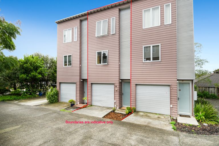 Photo of property in 15 Albionvale Road, Glen Eden, Auckland, 0602