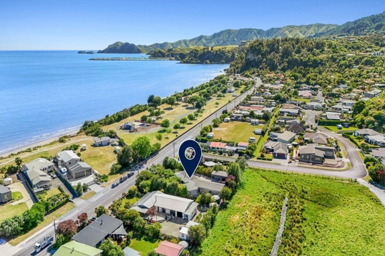 Photo of property in 760 Abel Tasman Drive, Pohara, Takaka, 7183