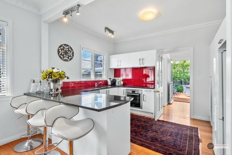 Photo of property in 8 Kauri Street, Woburn, Lower Hutt, 5011