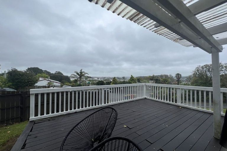Photo of property in 3 Altair Place, Windsor Park, Auckland, 0632