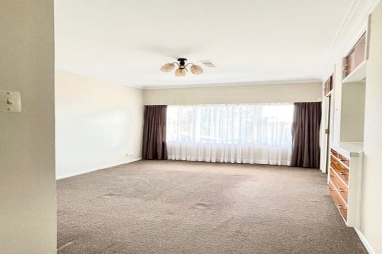 Photo of property in 11 Gilliam Street, New Lynn, Auckland, 0600